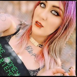 Meet your Posher, Daphne